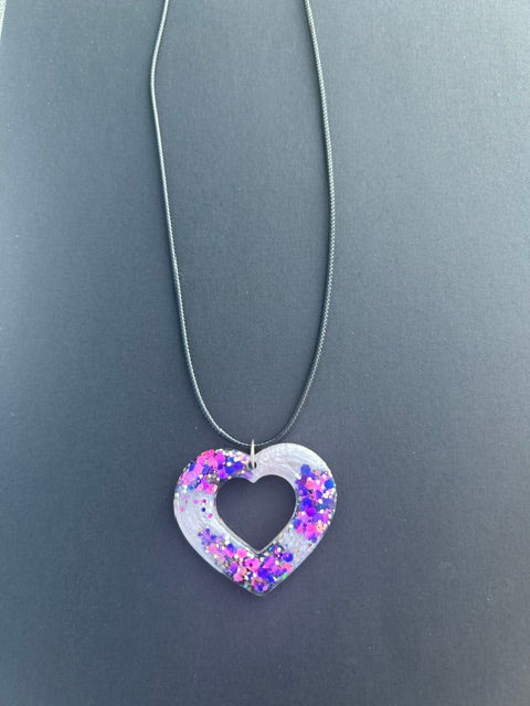 Collier époxy brillant avec paillettes